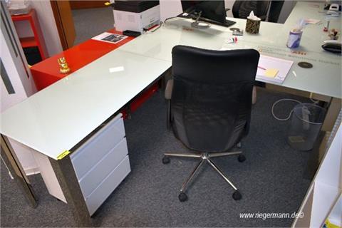 Schreibtisch-Winkelkombination