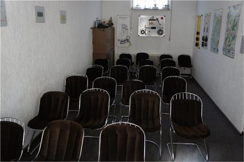 Rauminhalt Schulungsraum, bestehend aus: 