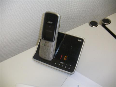 Telefonanlage bestehend aus: 